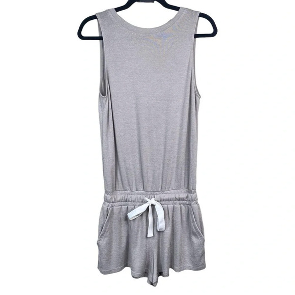 Aritzia Wilfred Women's Grey and White Jumpsuit - Picture 5 of 5